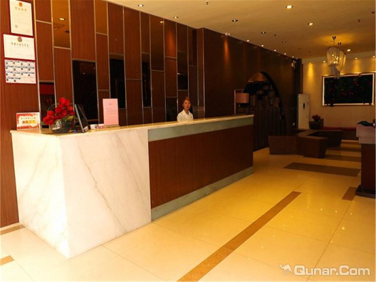 V8 Hotel Xicun Subway Branch Guangzhou Exteriör bild